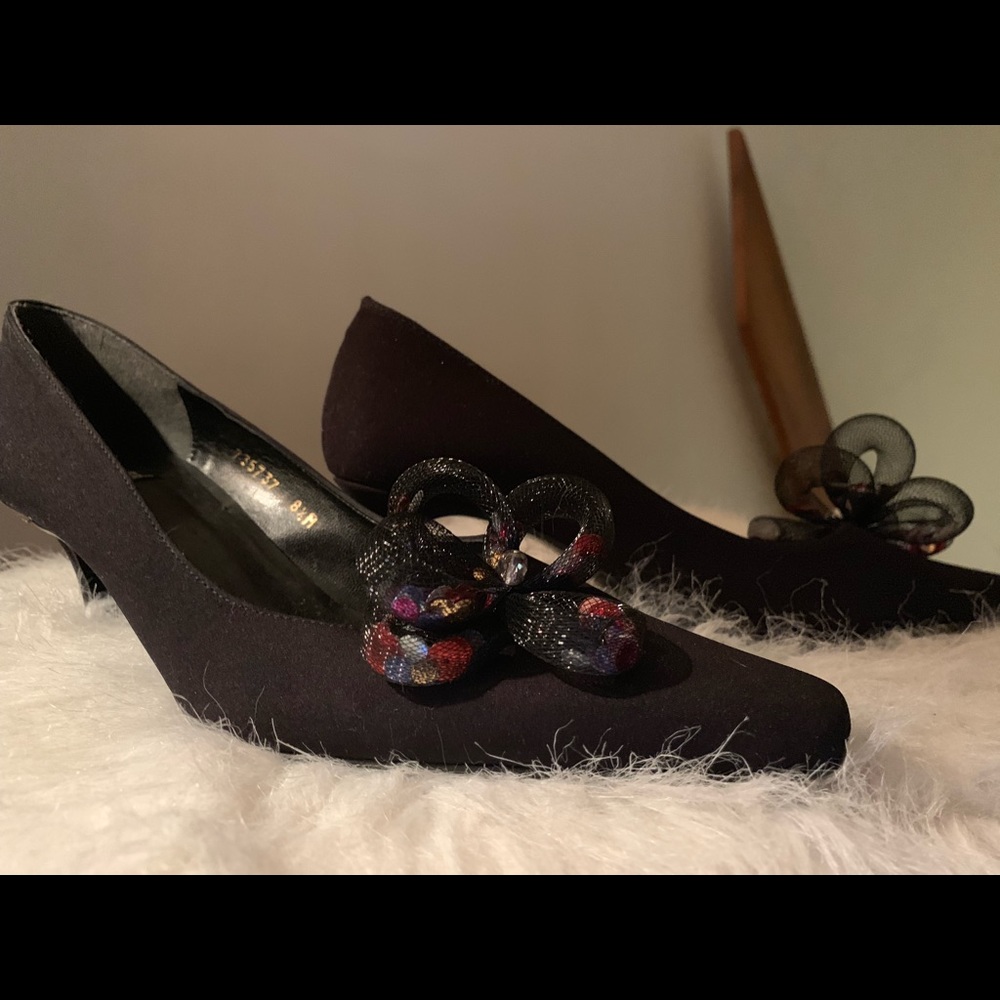 Shoes - Picture 3 of 6